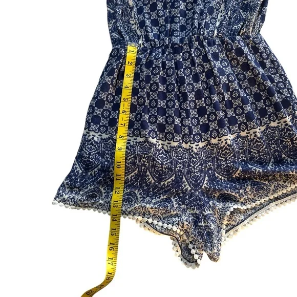 19 Cooper Blue and White Patterned beach style. - Picture 5 of 8